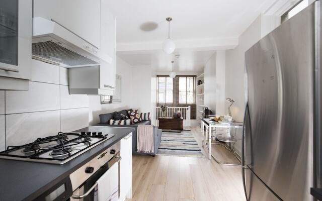Stunning 1BR Kings Cross Flat!