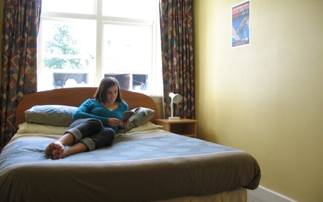 Dorset House Backpackers / Dorset Apartments