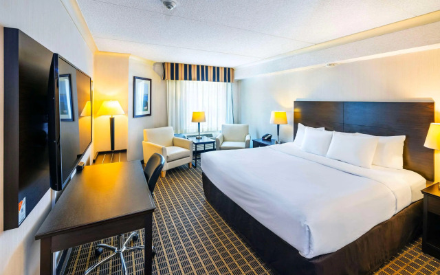 Quality Inn & Suites Garden of the Gulf
