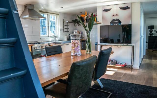 Houseboat Amsterdam