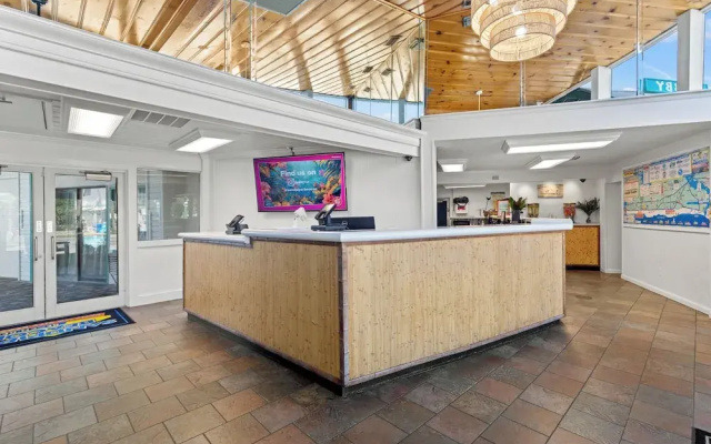 Sandpiper Beacon Beach Resort