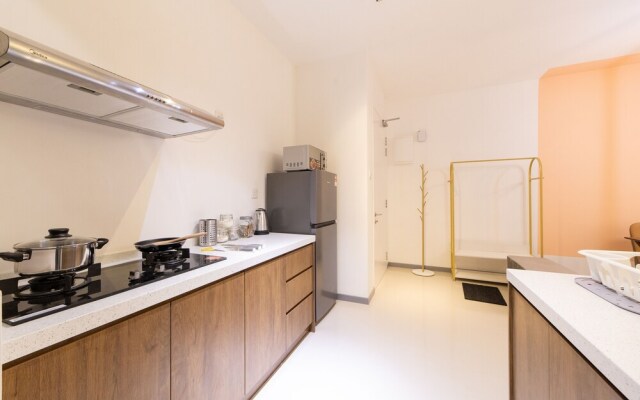 United Point Residence by Sleepy Bear