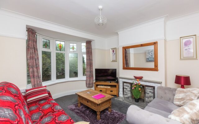 Superior three bedroom house with sea view