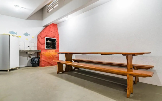 Apto 2Q 180m da praia c/ Churrasq. Garagem ERU032