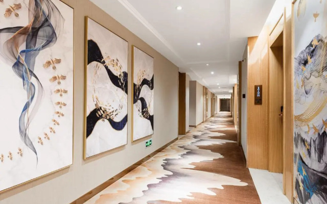 Vienna International Hotel (Wuhan Yangsi Port Yangtze River Bridge)