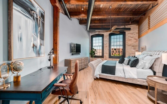 Exquisite 3BDR Penthouse in Downtown TC