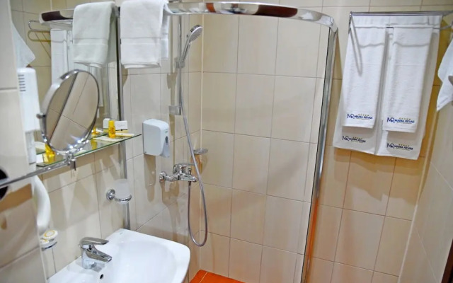 Meta Beach Budjet Hotel