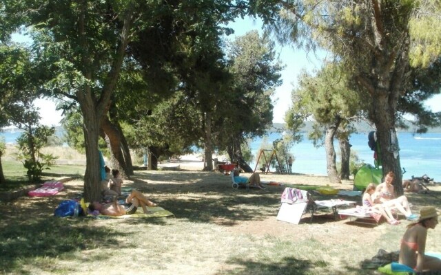 Aleksandra - 10 m From sea - A2 Desni