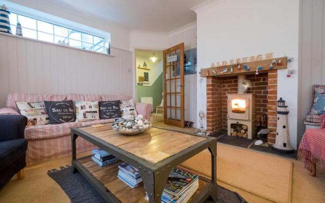 69 Saxmundham Road