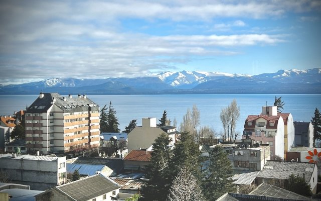 Beautiful Apartment Downtown, Amazing Lake Views JF1 by Apartments Bariloche