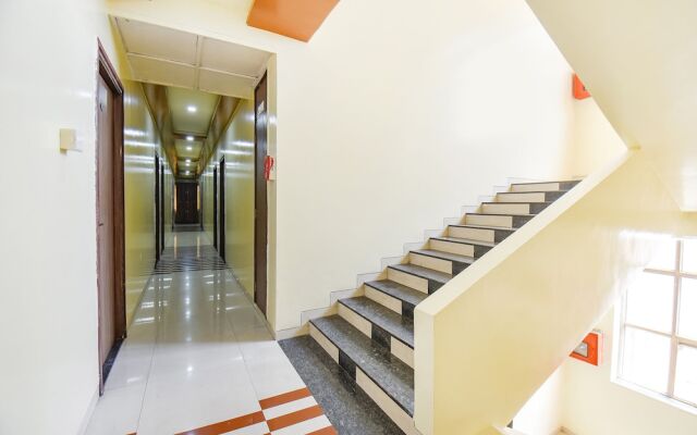 FabHotel Royal Empire
