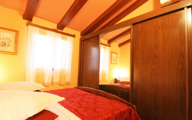 Cosy Holiday Home For Max 4 Persons Surrounded With Meadows And Vineyard - Cottages_and_Houses in Porec - Photo 2