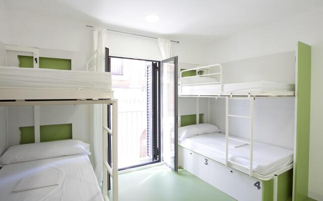 Sant Jordi Hostels Gracia