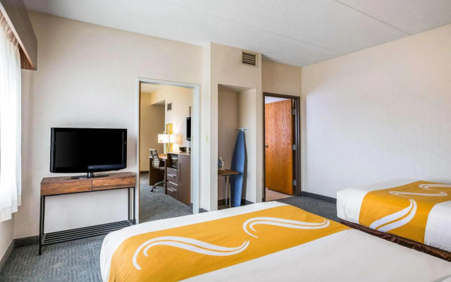 Quality Suites Lansing