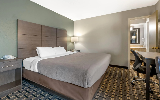 Quality Inn Mauston I-90