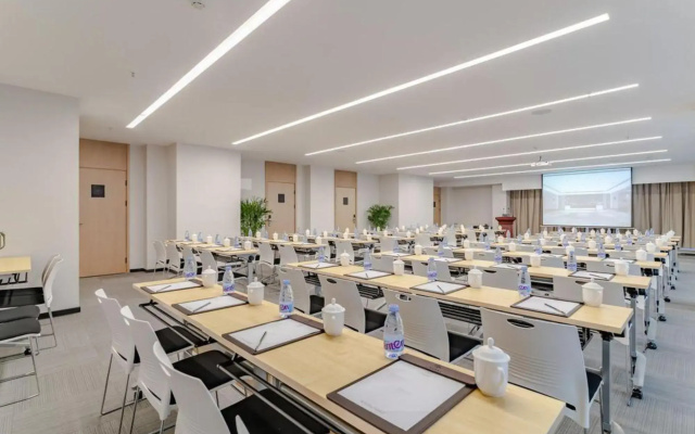 Poly yujingge Hotel