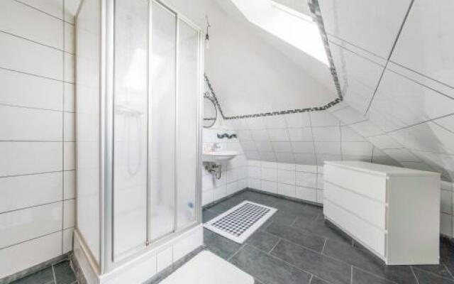 3 Private Rooms, 4 Persons (6337)