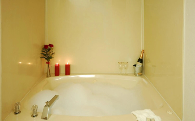 Budgetel Inn & Suites