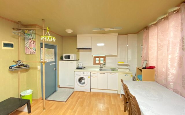 Kang's Apartments in Central Seoul