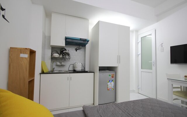 Smiley Apartment 9