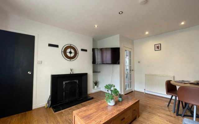 Entire Alma Apartment with Mountain View