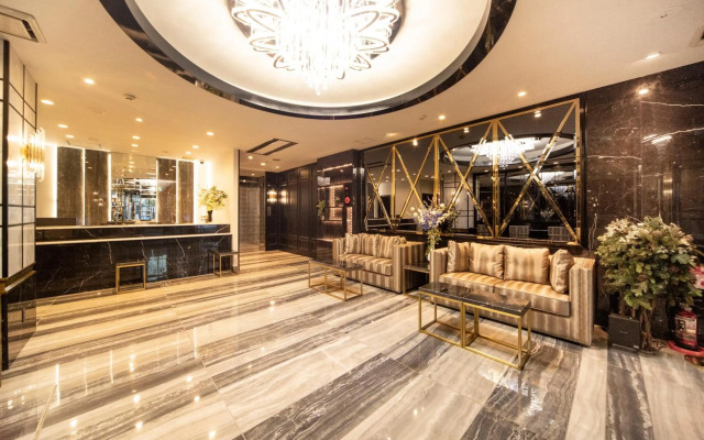 The Grandeur Hotel