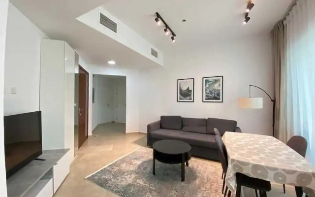 Sophisticated Living 2BR Gem in dxb gate