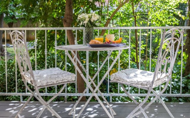 Luxury Rooms With Balcony