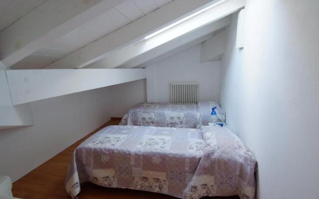 White Residence Apartment