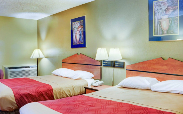 Econo Lodge Inn & Suites Hot Springs