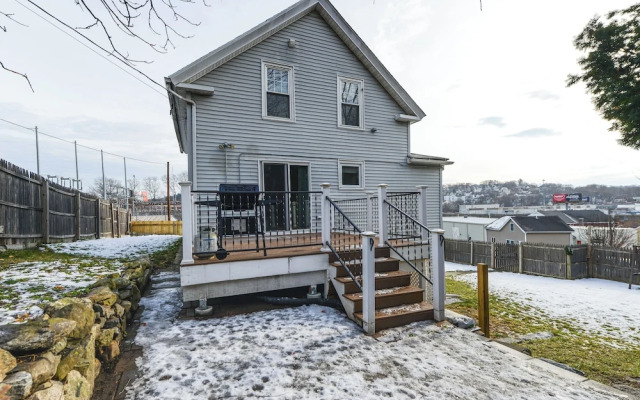 Home Near Skiing & Downtown Worcester
