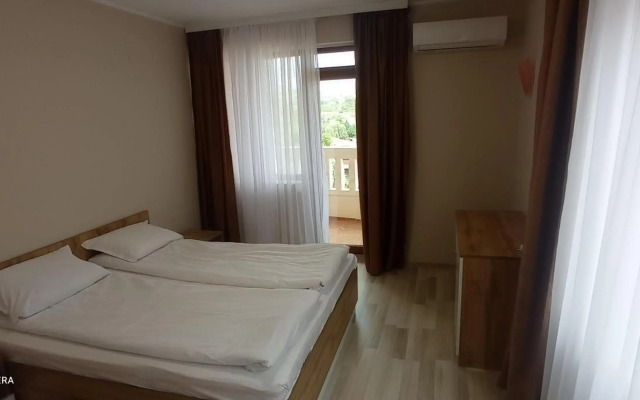 Хотел ресторант Русаков