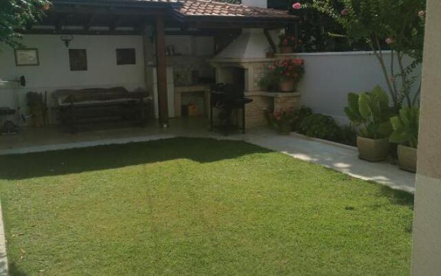 Apartment Slisko with Terrace and Garden