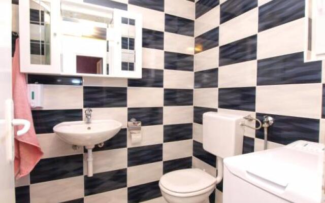 Apartment with pool 1138