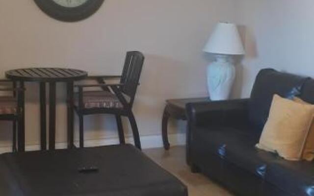 Hawaiian Inn Studios