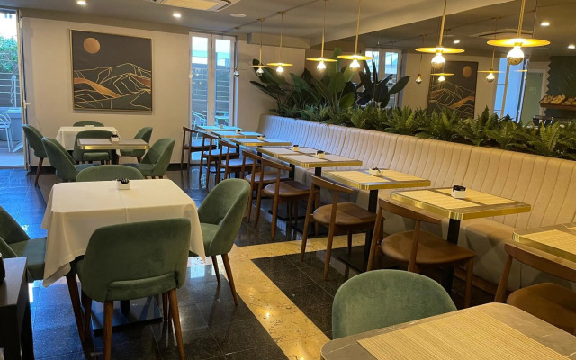 Hotel Sete Colinas