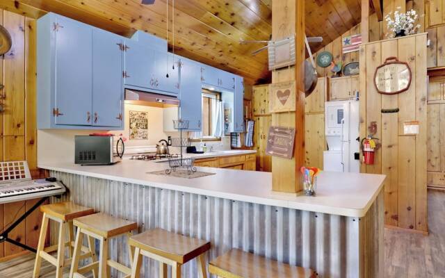 Bear CUB Cabin #2069