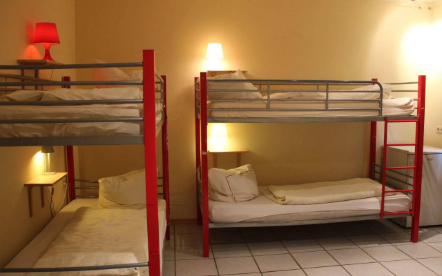 Buch-Ein-Bett Hostel