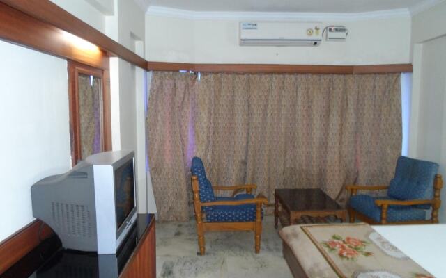 Hotel PLR Grand