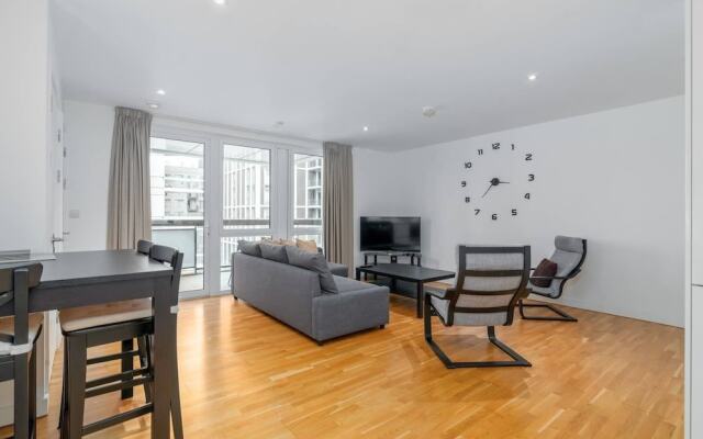 Stunning 3BR Flat in East Village W/balcony, Fits 9