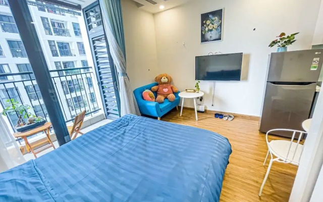 Canh Apartment in Vinhomes Green Bay