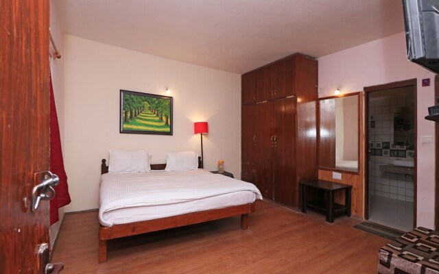 OYO 13724 Home Cosy Stay Near Mall Road