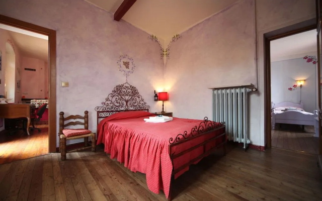 Azalea & Glicine House