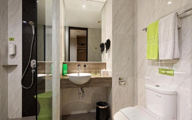 MaxOneHotels.com at Platinum Hayam Wuruk Jakarta