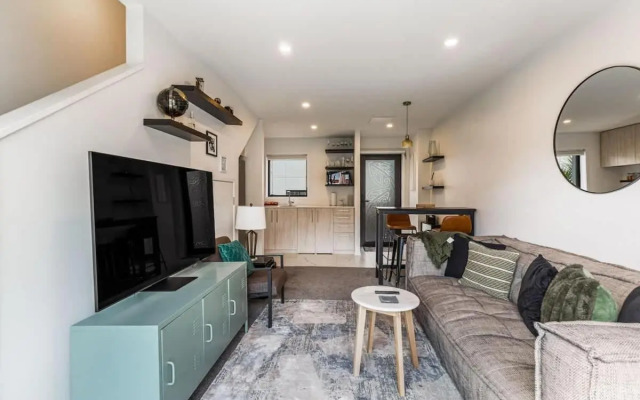 Modern 2br Townhouse Close To Aucklands Best
