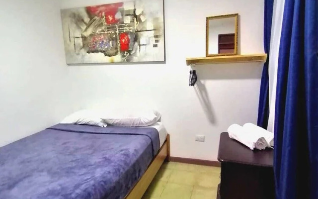 Airport traveler's home. - Hostel