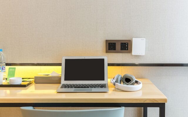 Ibis Styles Zhengzhou Internatio