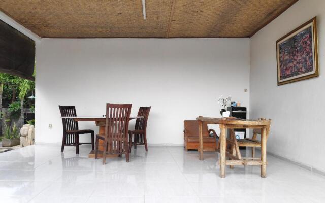 OYO 3833 Abian Villa By Nur Abian