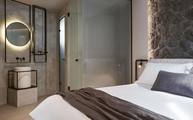 Apikia Santorini Suites - Adults Only