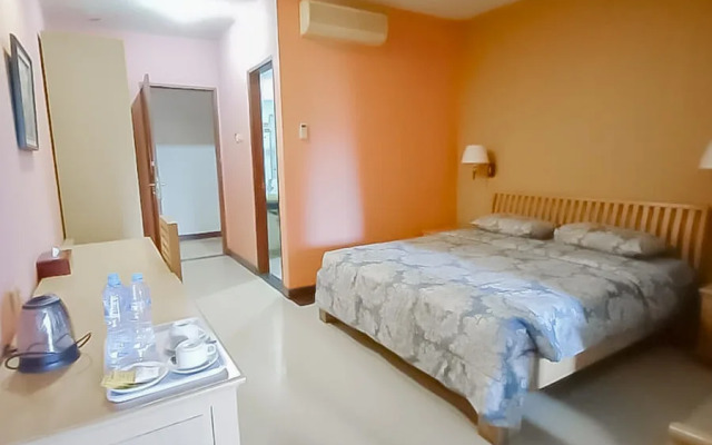 RedDoorz Premium @ Hotel Green Wattana Sentul
